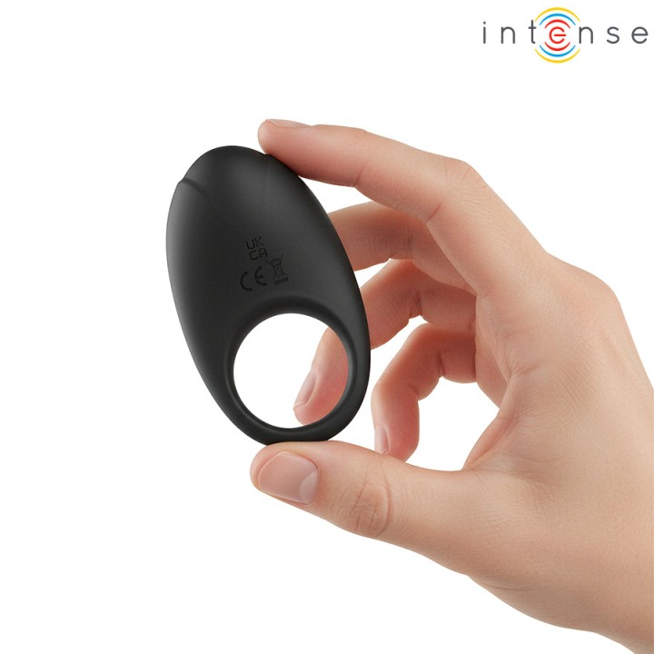 INTENSE Vibratér pre penis s stimuláciou klitoris MERLOTTE