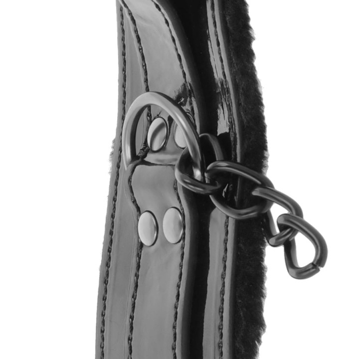 DARKNESS Adjustable leather ankle restraints with lock