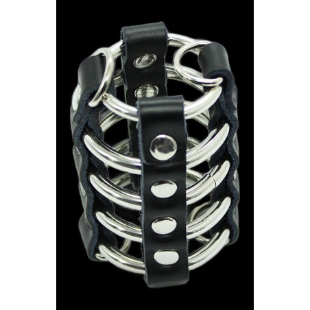 cage per pene con anelli metallici e cinghie di pelle fetish