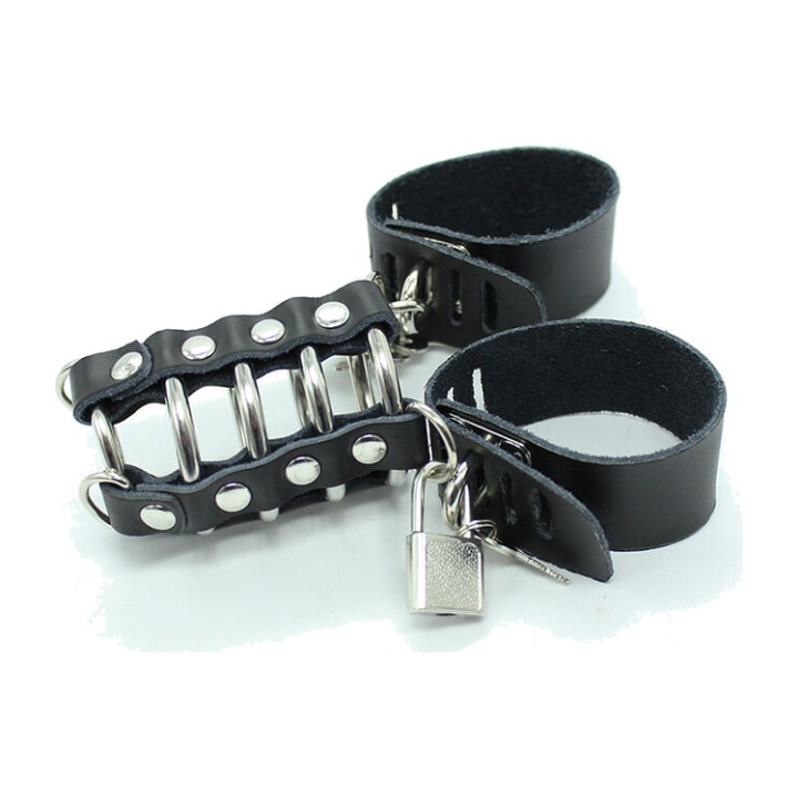 OHMAMA Cage per pene con anelli metallici e cinghie di pelle