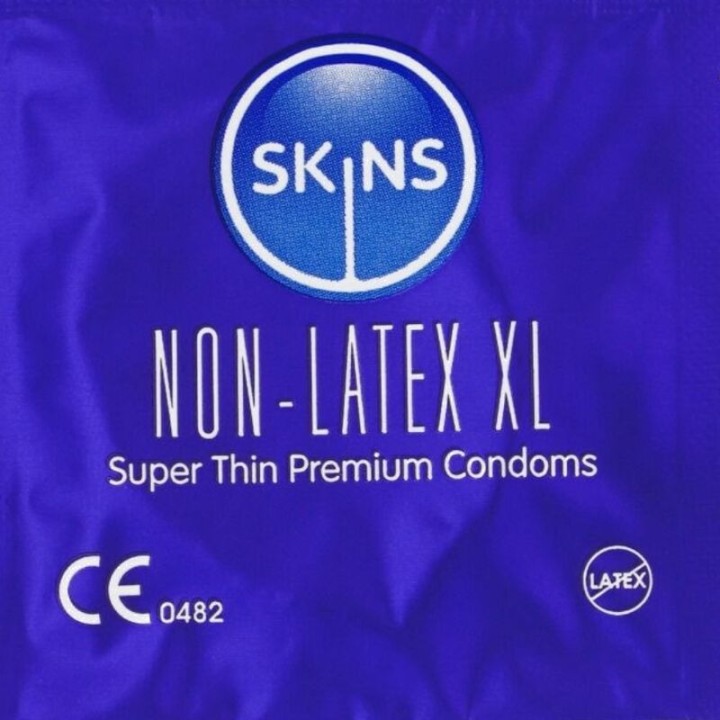 SKINS Preservativi senza lattice extra large 4 UDS D-245915