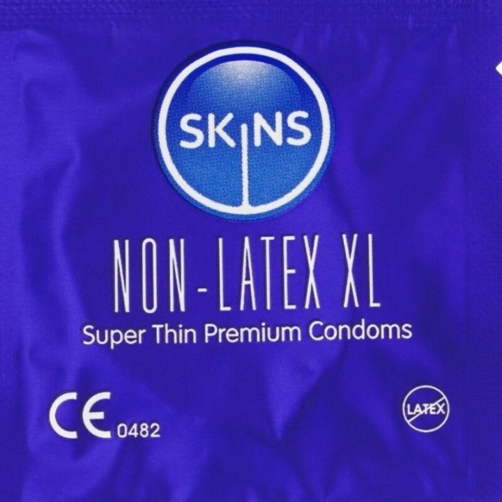 SKINS Extra large latex-free condoms 8 UDS D-245916