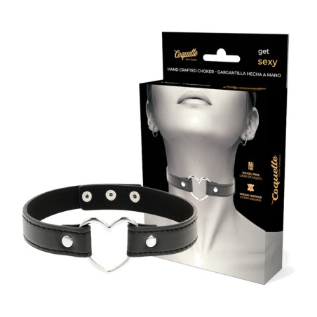 vegan leather collar with heart accessory woman