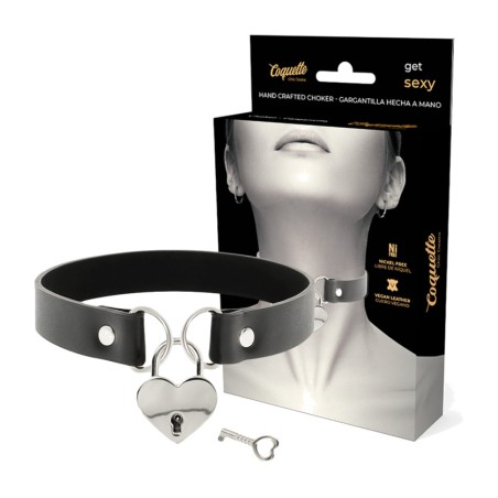 collar de cuero vegano con accesorio de corazón y llave