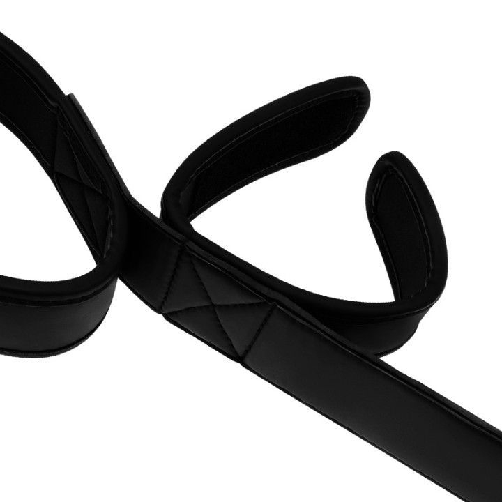 FETISH SUBMISSIVE Barre séparatrice bondage avec doublure en