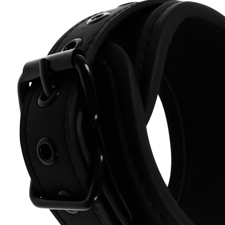 FETISH SUBMISSIVE Vegan leather collar and wrist cuffs with