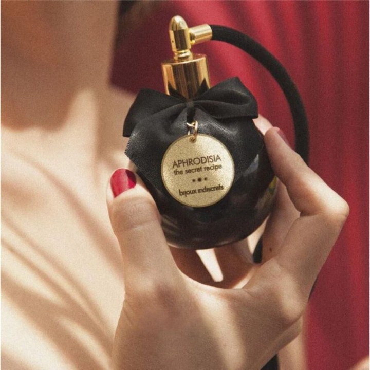 BIJOUX INDISCRETS Bruma corporal perfumada APHRODISIA-100ML