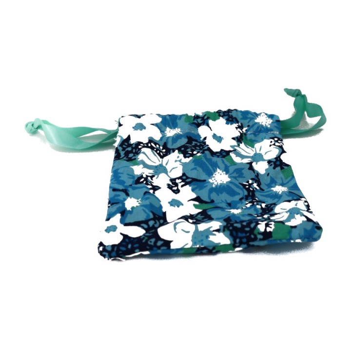 NINA KIKI Aktionspackung mit Menstruationstassen 6+1 UDS