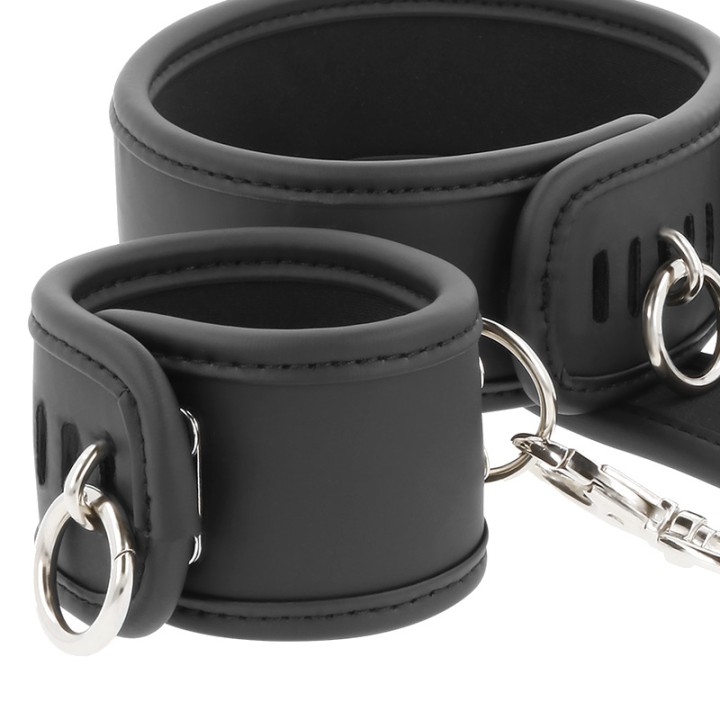 FETISH SUBMISSIVE Vegan leather cuffs and collar set with