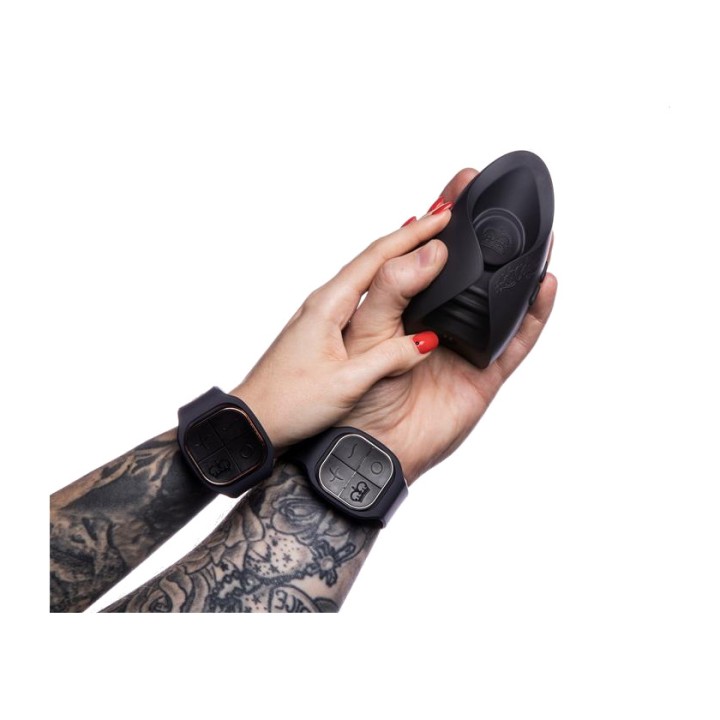 HOT OCTOPUSS Vibrating masturbator for couples with remote
