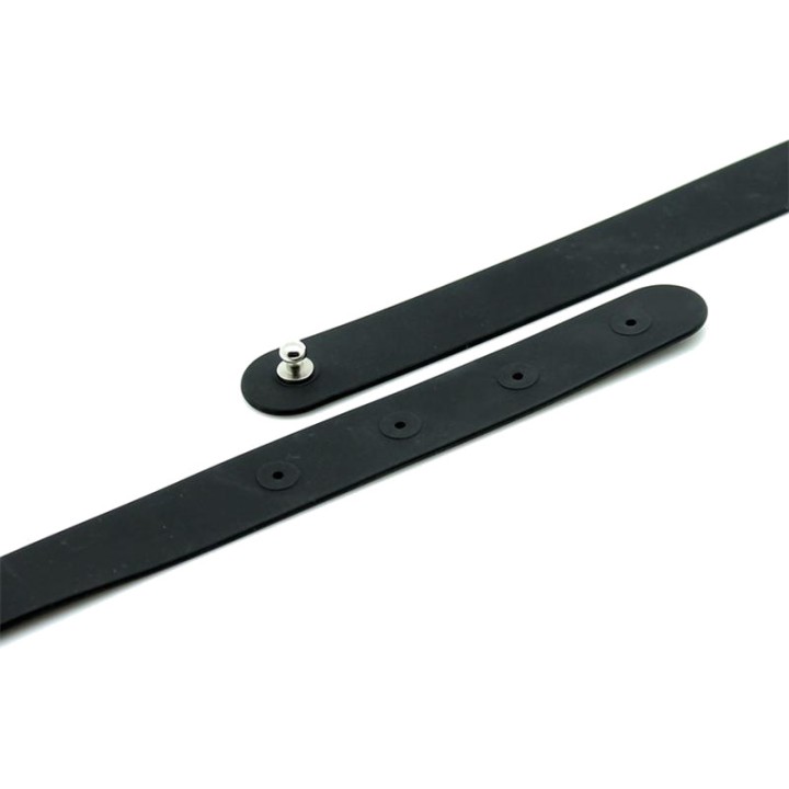LATEX PLAY Siliconen halsband met tekst SLUT R9113