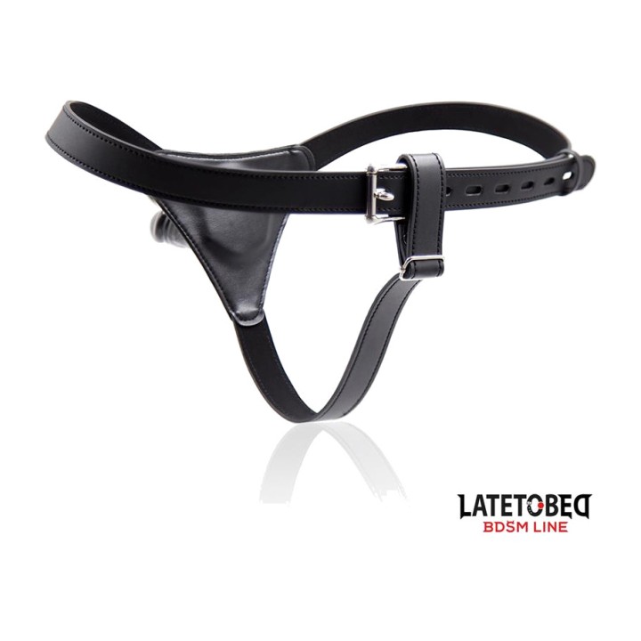 LATETOBED Adjustable harness with semi-realistic dildo